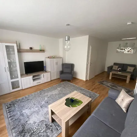 アパート Moderne, Gemutliche Ferienwohnung Oberstadt Mit Wlan Und Parkplatz For Business And Family マインツ