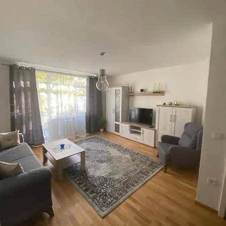 Moderne, Gemutliche Ferienwohnung Oberstadt Mit Wlan Und Parkplatz For Business And Family アパート