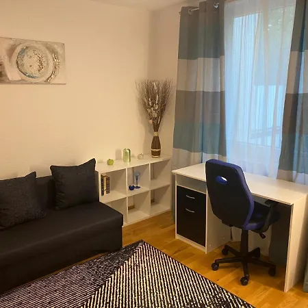 Moderne, Gemutliche Ferienwohnung Oberstadt Mit Wlan Und Parkplatz For Business And Family