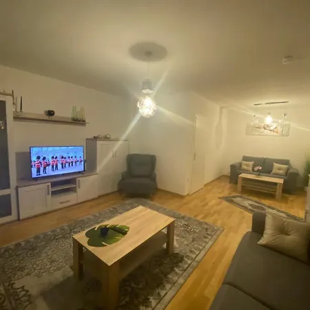 Moderne, Gemutliche Ferienwohnung Oberstadt Mit Wlan Und Parkplatz For Business And Family アパート *